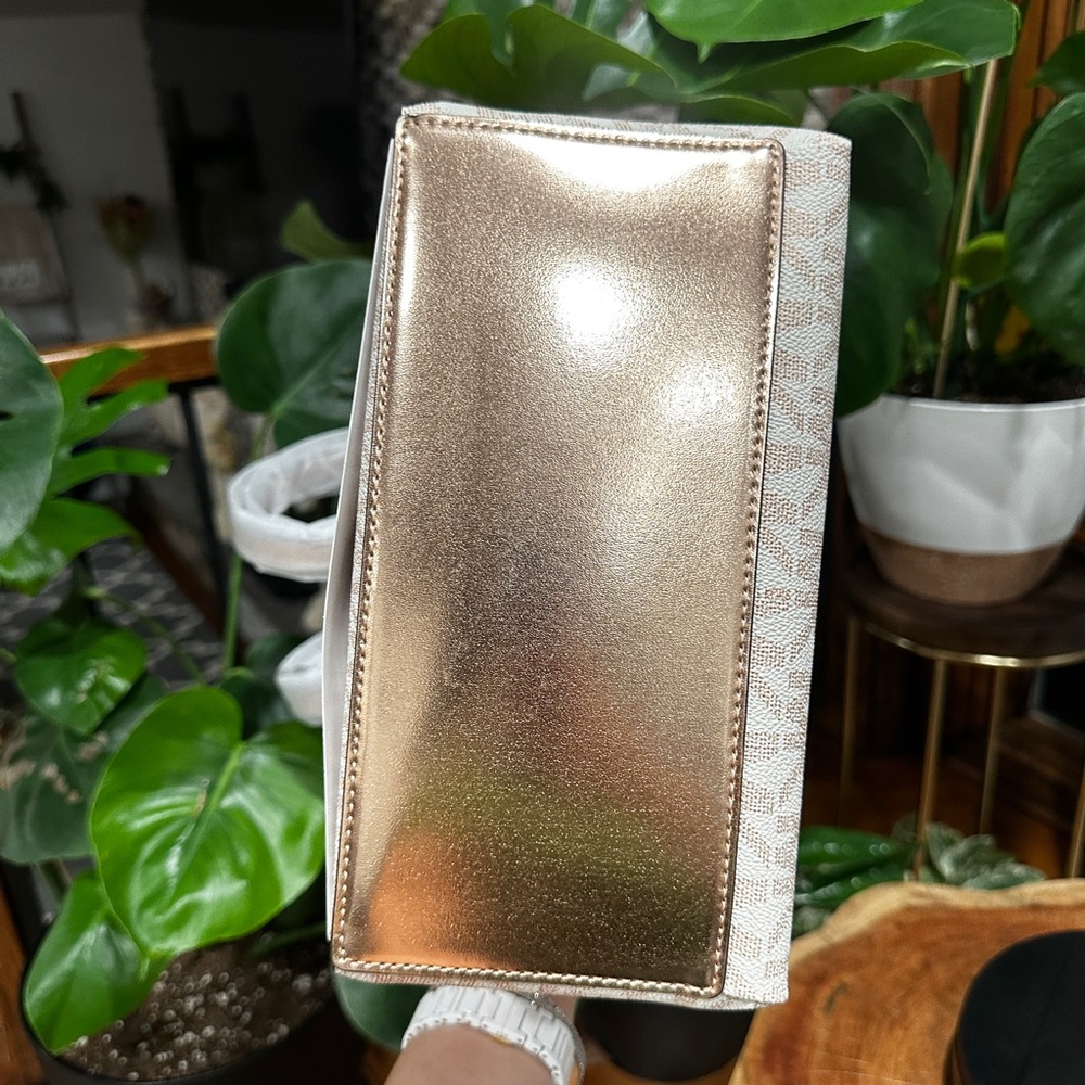 Michael Kors Sheila Medium Two Tone Signature Logo Backpack Rose Gold. NEW - Picture 6 of 13